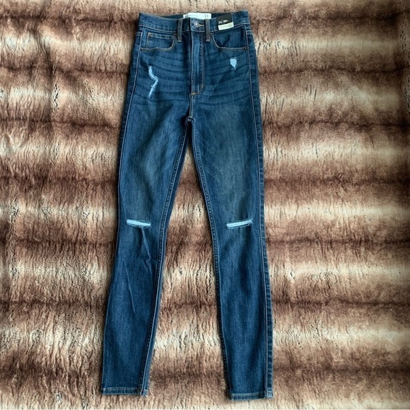 Abercrombie & Fitch Ultra High Rise Distressed Skinny Jeans - Picture 1 of 7